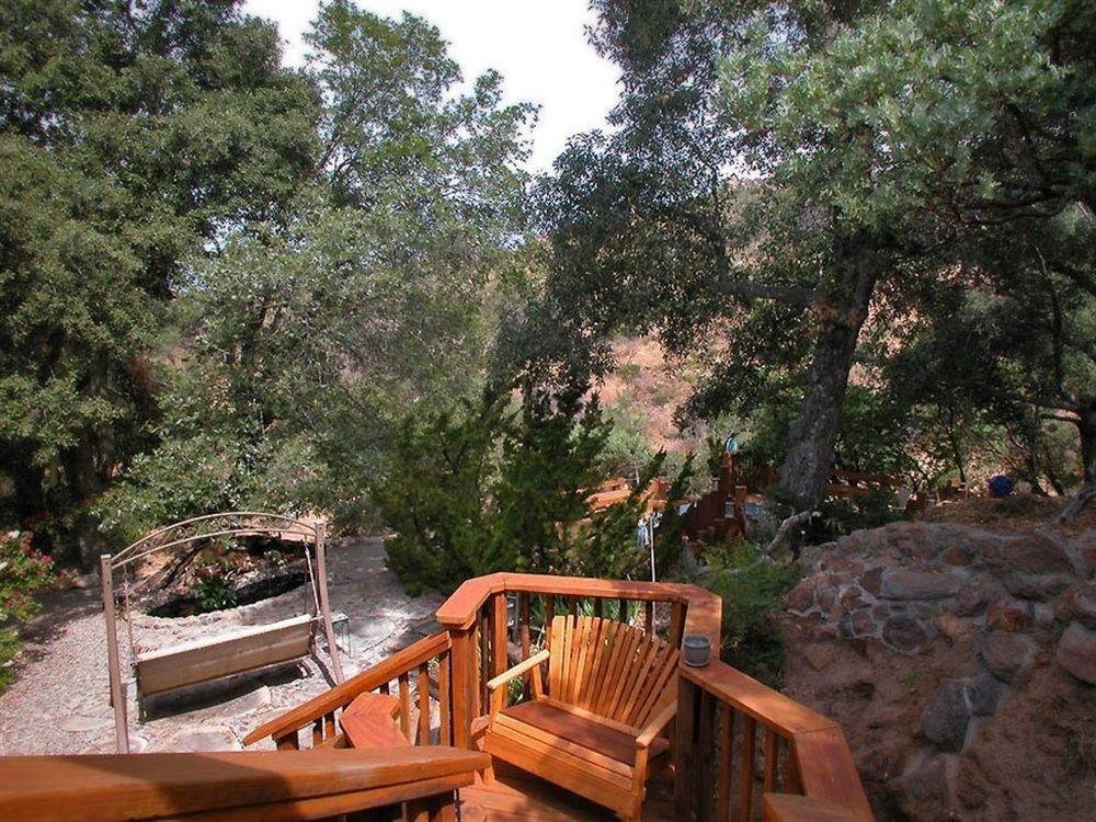 ג'וליאן Wikiup Hummingbird Hotel מראה חיצוני תמונה