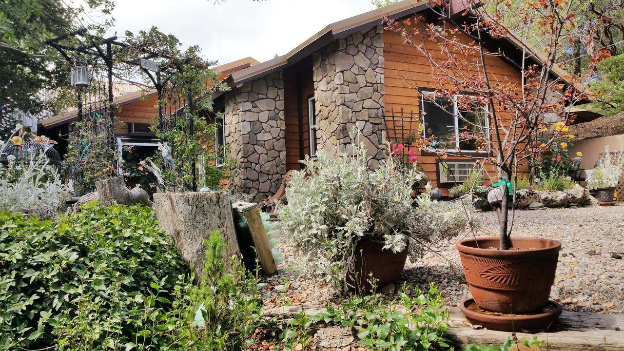 ג'וליאן Wikiup Hummingbird Hotel מראה חיצוני תמונה