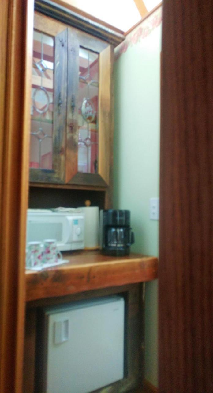 ג'וליאן Wikiup Hummingbird Hotel מראה חיצוני תמונה