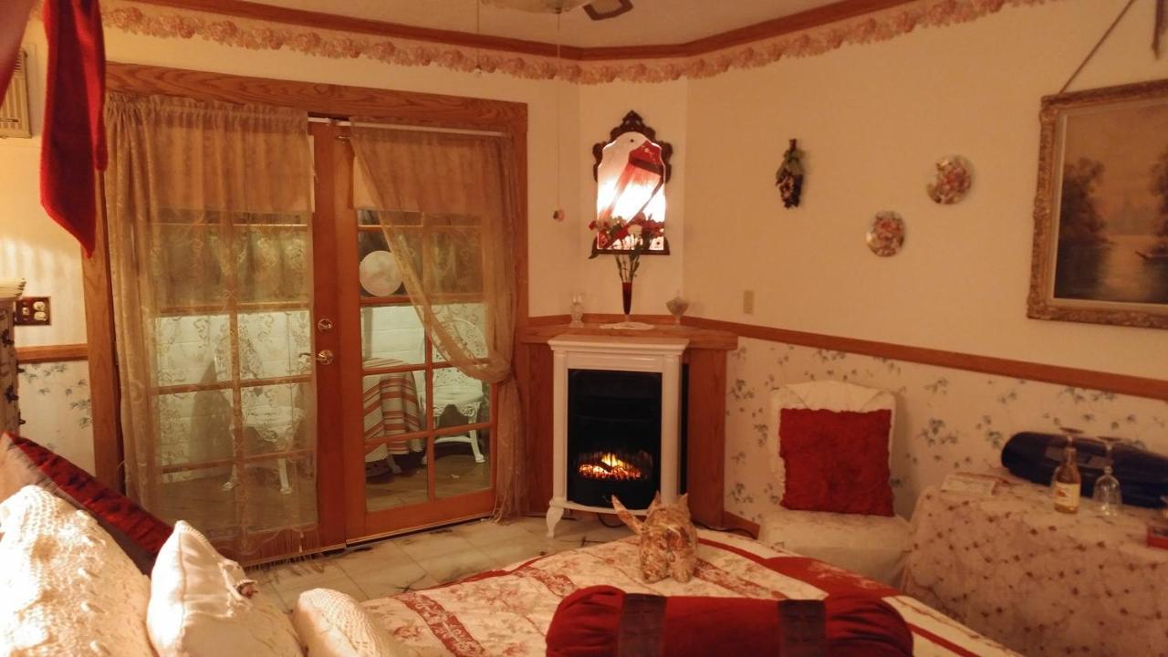 ג'וליאן Wikiup Hummingbird Hotel מראה חיצוני תמונה